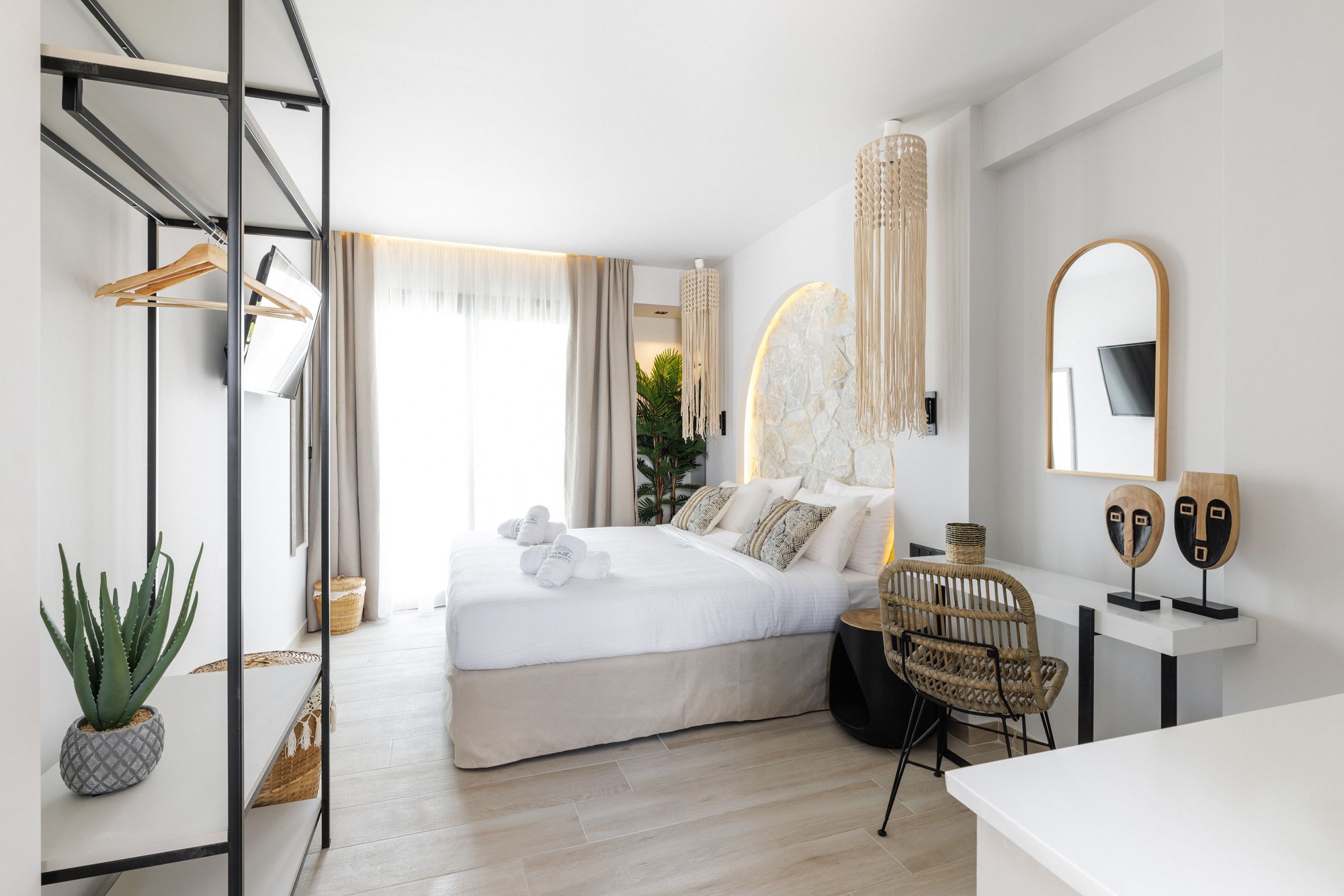 Amalthia luxury suites